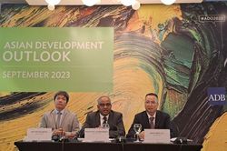 ADB: Tăng trưởng kinh tế Việt Nam năm 2024 là 6%, lạm phát còn 4%
