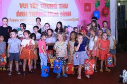 Tổ chức Tết Trung thu cho 55 thiếu nhi kiều bào, thiếu nhi nước ngoài