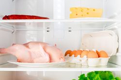 Thịt gà để trong tủ lạnh được bao lâu?