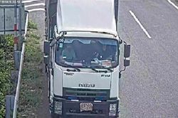 Phạt xe tải và xe container đi lùi trên cao tốc TP.HCM-Long Thành-Dầu Giây