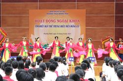 Tây Hồ: Giáo dục truyền thống lịch sử văn hóa địa phương cho học sinh