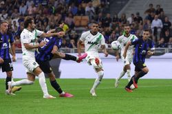 Inter bất ngờ gục ngã ngay trên sân nhà, Milan và Napoli thắng lớn ở vòng 6 Serie A
