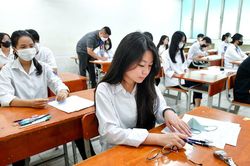 Lựa chọn giáo viên ra đề thi tốt nghiệp năm 2024 phù hợp chương trình mới