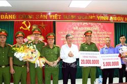 Khen thưởng thành tích xuất sắc trong đấu tranh phòng, chống ma túy