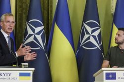 NATO tăng sản xuất vũ khí cho Ukraine: BTQP Anh, Pháp tới Kiev bàn về viện trợ quân sự