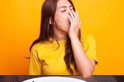 3 triệu chứng này xuất hiện sau ăn, bệnh tiểu đường tìm đến