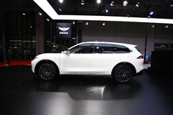 SUV thiết kế đẹp như Porsche, công suất 707 mã lực, giá hơn 1,1 tỷ đồng