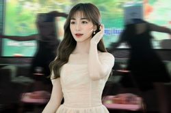 Hòa Minzy 'làm loạn' phòng karaoke: Ai xem xong cũng phải 'ngả mũ' chào thua!