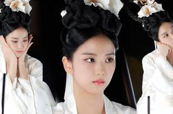 Netizen đồng loạt 'quay xe' khi thấy ảnh hậu trường tiên tử của Jisoo