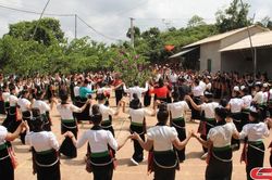Lưu giữ điệu xòe của dân tộc Thái