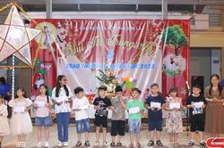 BHXH tỉnh Sơn La tổ chức vui Tết Trung thu và trao thưởng khuyến học