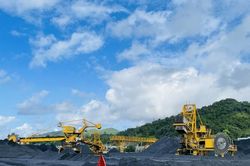 TKV khắc phục khó khăn, giữ nhịp sản xuất