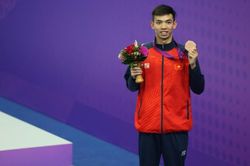 Huy Hoàng bứt tốc mạnh mẽ, giành huy chương đồng 400m tự do