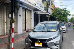 Cấm đỗ vẫn đỗ?