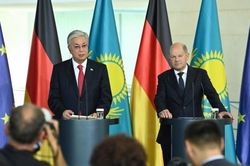 Đức và Kazakhstan quan ngại tình hình Ukraine ngày càng nghiêm trọng, có khả năng 'ra đòn' trừng phạt mới với Nga