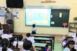 Học 2 tiết, 'ngồi không' đợi bạn 2 tiết