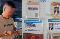 Vi phạm nồng độ cồn mức 'kịch khung', tài xế ô tô xuất trình 3 thẻ nhà báo giả