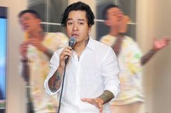 Tuấn Hưng ngẫu hứng hát bài mới khi ăn uống cùng bạn bè, phong độ có giảm sút?