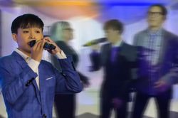 Hồ Văn Cường đọc rap trên sân khấu, xôn xao vì chỉ có đúng 2 khán giả tham dự?