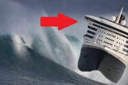 Vì sao tàu thủy di chuyển cân bằng, không bị lật trên mặt nước?