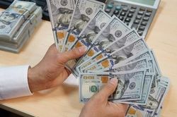 Tỷ giá liên tiếp phá đỉnh, Ngân hàng Nhà nước dùng công cụ nào để khống chế?