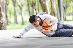 Làm gì để tránh đột quỵ khi chơi thể thao?