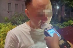 Bị CSGT chặn dừng, lái xe tự thú 'vừa uống nhưng… không say'