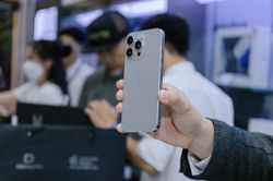 Di động Việt sẵn iPhone 15 cho khách hàng muốn mua ngay