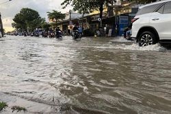 Dự báo thời tiết ngày 1/10: Nam Bộ mưa rào, đề phòng triều cường gây ngập úng