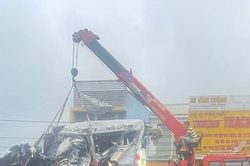 Sức khỏe nạn nhân vụ xe khách tông xe 16 chỗ: 2 người nguy kịch