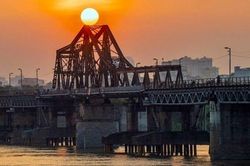 Cả nước ngày nắng ráo, chiều tối mưa giông
