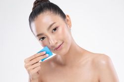 Da nhờn ít nếp nhăn hơn so với da thường và da khô?