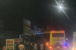 Xe khách và ô tô 16 chỗ tông nhau, 4 người chết, nhiều người bị thương