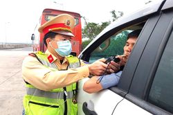 Người dân muốn quay phim, chụp ảnh CSGT cần lưu ý điều gì?
