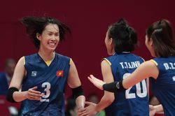 Bóng chuyền nữ Việt Nam quật khởi thắng Hàn Quốc ở ASIAD 19