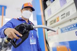 Lùi ngày điều chỉnh, giá xăng được dự báo giảm mạnh