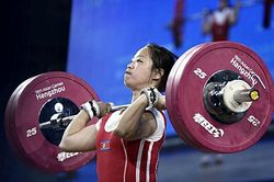 Nữ VĐV cử tạ Triều Tiên phá 9 kỷ lục liên tiếp, khiến nhà vô địch thế giới của Trung Quốc phải 'ngỡ ngàng'