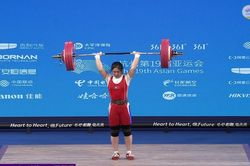 VĐV 20 tuổi được gọi là 'siêu nhân' khi phá 11 kỷ lục trong lần đầu tiên xuất hiện tại ASIAD