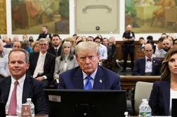 Ông Trump xuất hiện tại tòa án ở New York