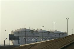 UAE kêu gọi OPEC + cần tiếp tục đầu tư cho ngành dầu khí