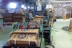 Doanh nghiệp sản xuất bao bì gặp khó vì sản xuất công nghiệp đình trệ