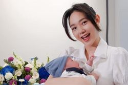 Minh Hằng: 'Tôi bị stress sau khi sinh, nhìn vào gương mà ngỡ không phải mình'