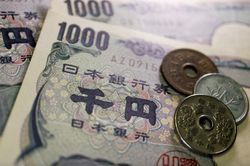Đồng USD mạnh đẩy yên Nhật giảm sát mốc quan trọng, BOJ vẫn giữ lập trường siêu nới lỏng