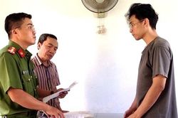 'Đoạn kết' của chuyến hàng 20 điện thoại Iphone 15 Promax nhập lậu