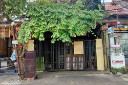 'Vụ nghi ngộ độc do ăn bánh mì': Xử phạt gần 100 triệu đồng chủ cơ sở bánh mì Phượng 2