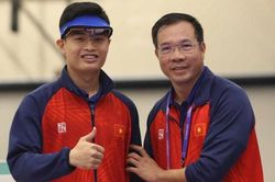 Cha con xạ thủ Phạm Quang Huy tiếp tục được thưởng lớn sau tấm HCV ASIAD19