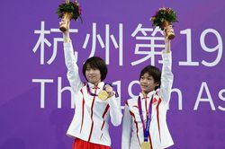 Nữ VĐV thực hiện cú nhảy cầu đạt điểm tuyệt đối ở ASIAD 2023, mang vinh quang về chữa bệnh cho mẹ