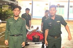 Cà Mau: Đồn Biên phòng Khánh Hội cứu nạn kịp thời 15 thuyền viên bị chìm tàu