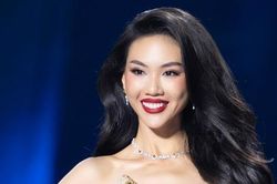 Hoa hậu Bùi Quỳnh Hoa khéo léo ứng xử khi bị lập hàng loạt nhóm 'anti fan', thị phi bủa vây