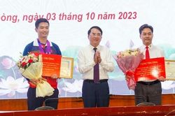 Hải Phòng: Xạ thủ Phạm Quang Huy và HLV được thưởng 335 triệu đồng